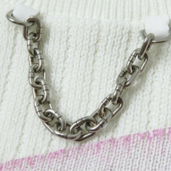 Louis Vuitton from the Spring Runway 2021 Limited Edition “Let’s Vote” sweater. - Picture 2 of 8